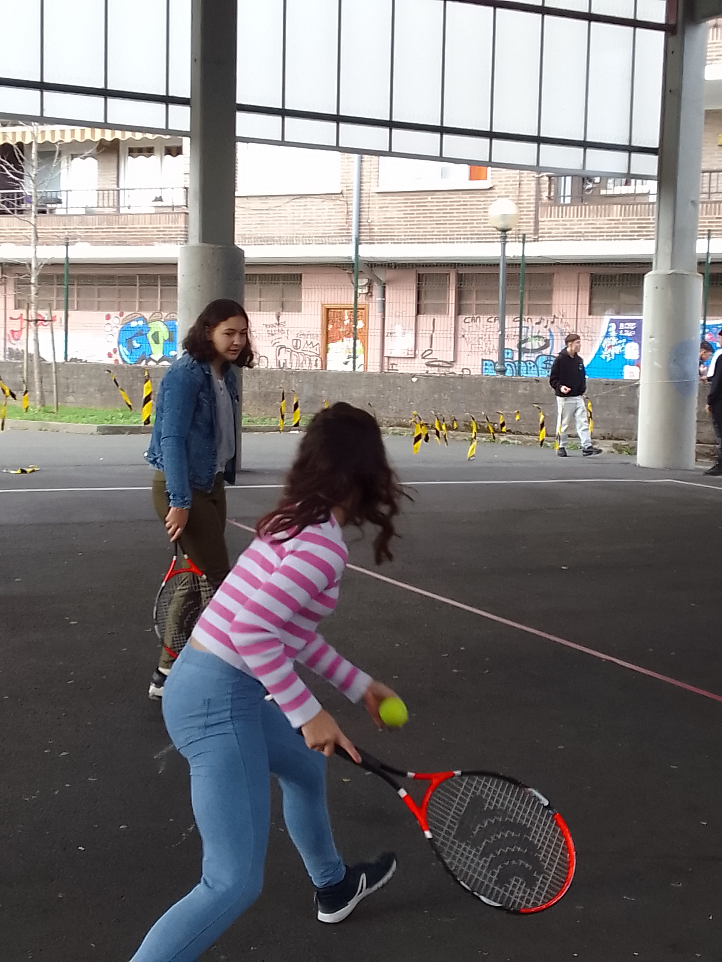 El campeonato de frontenis continúa